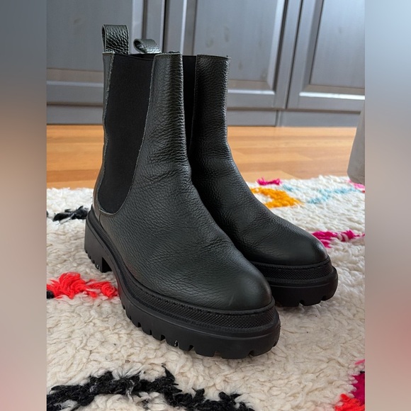 Maguire Cortina Shearling Lined Winter Boots in Dark Green - Picture 5 of 5